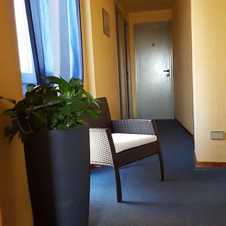 Hotel Calaluna Biella Bagian luar foto