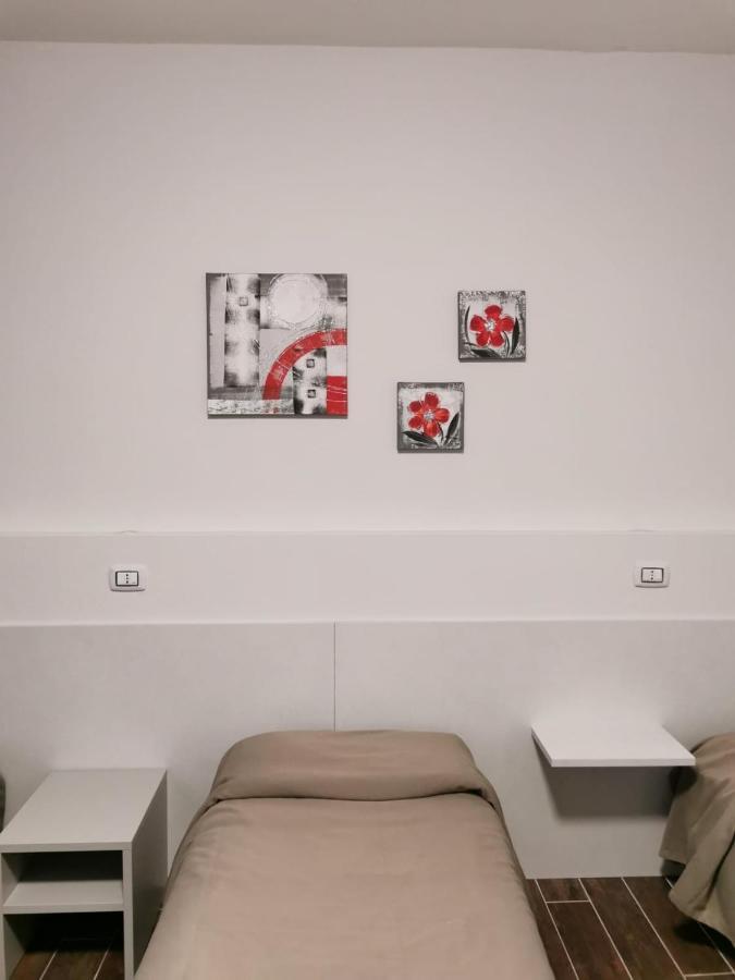 Hotel Calaluna Biella Bagian luar foto