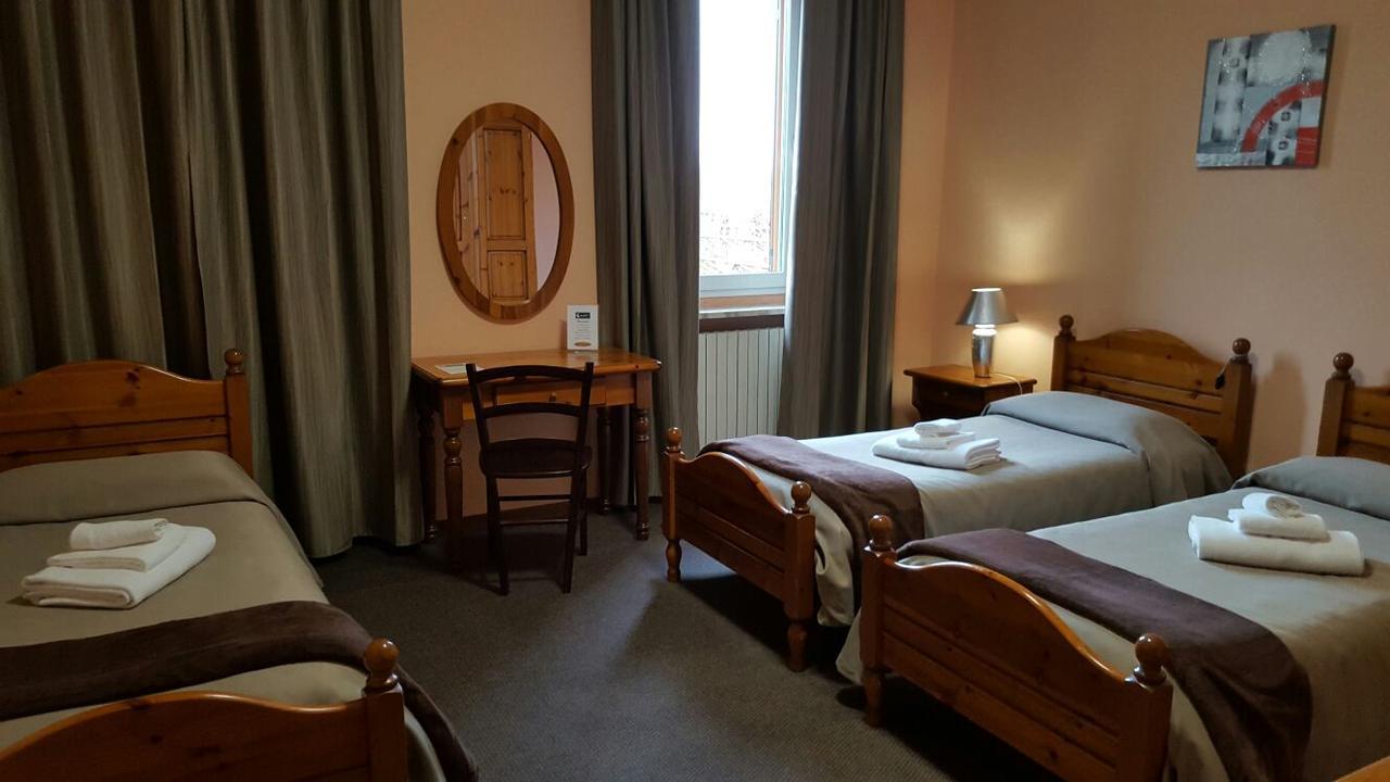 Hotel Calaluna Biella Bagian luar foto