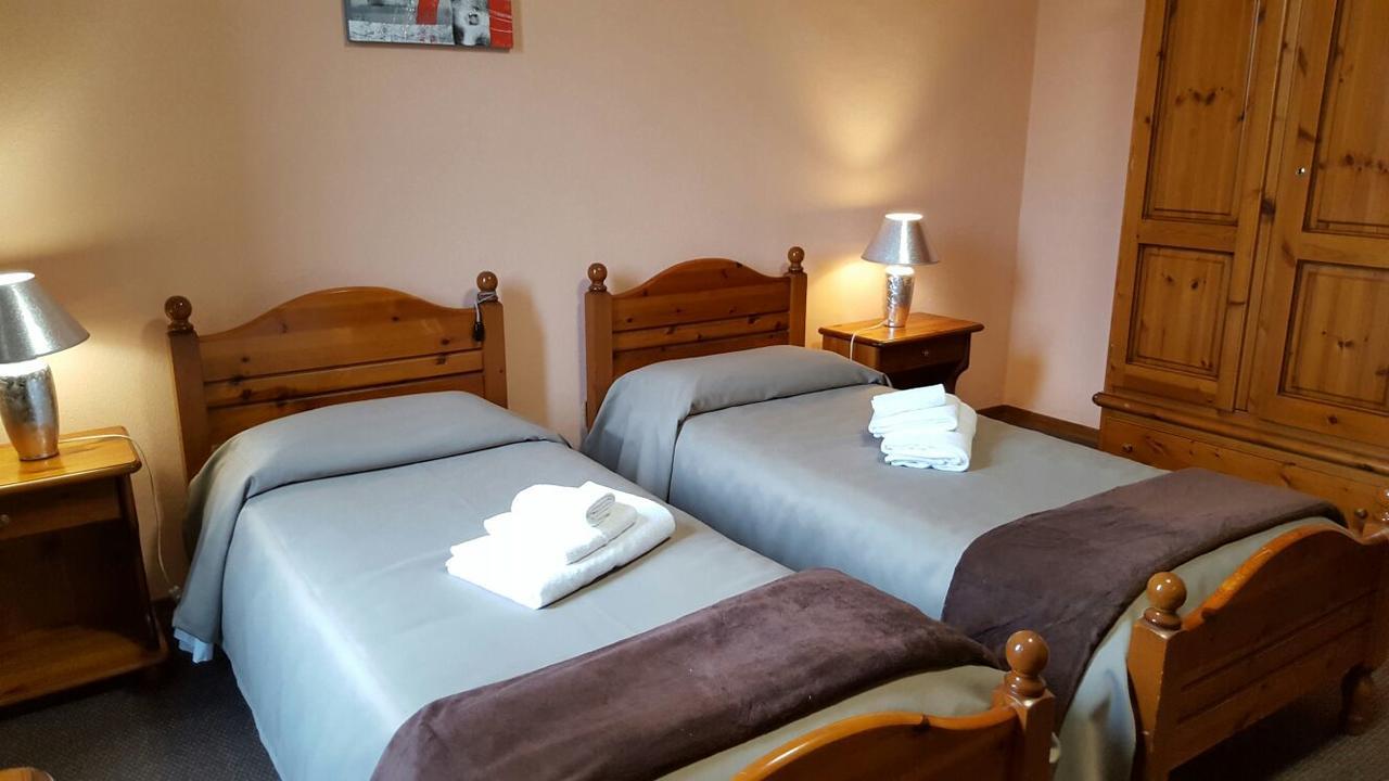 Hotel Calaluna Biella Bagian luar foto