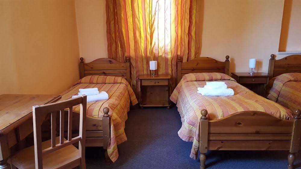 Hotel Calaluna Biella Bagian luar foto