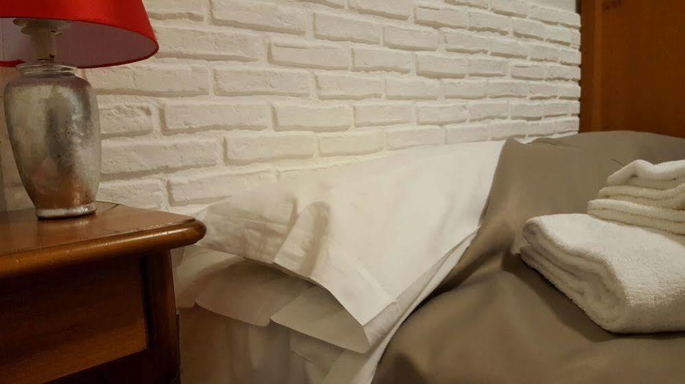 Hotel Calaluna Biella Bagian luar foto